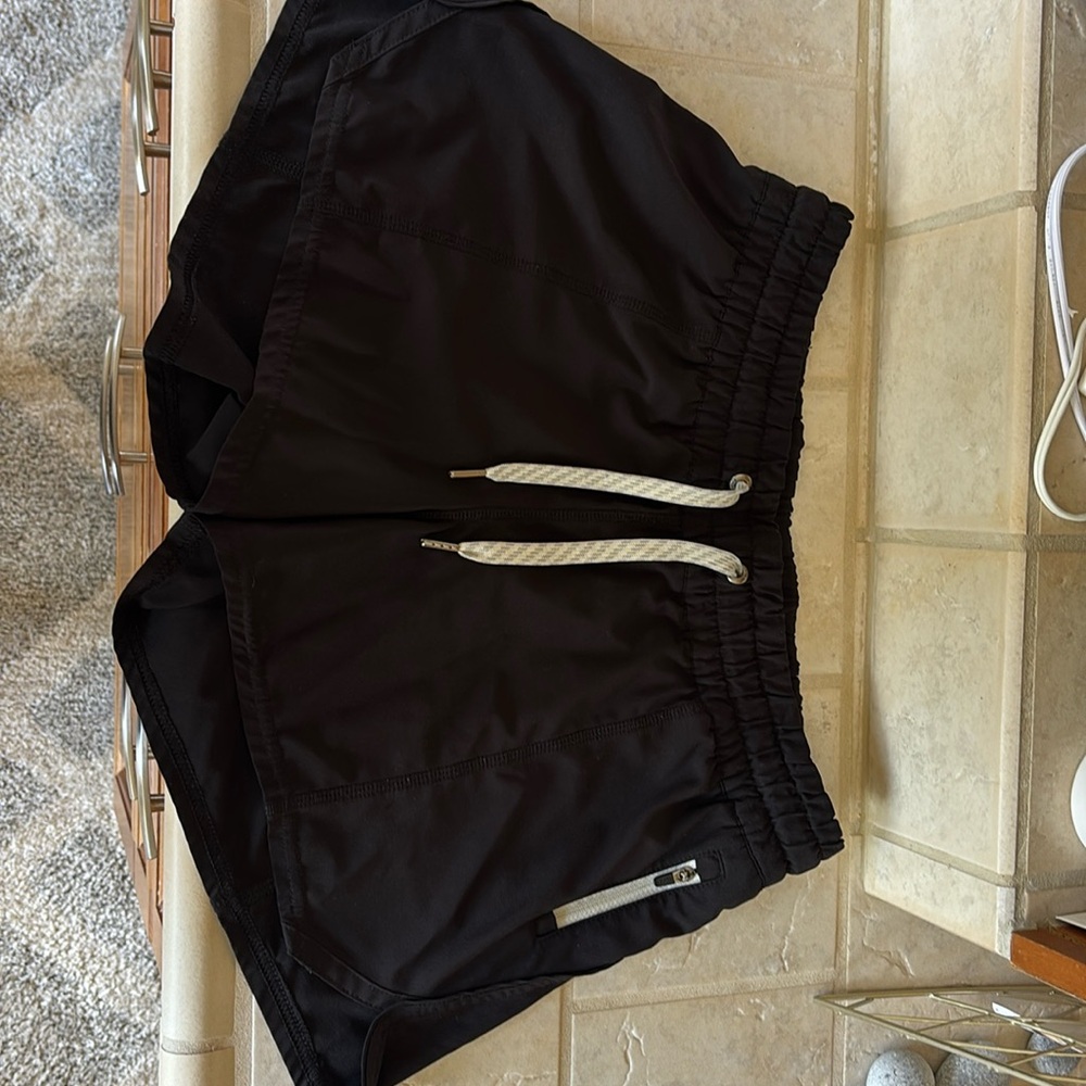 Vuori black shorts